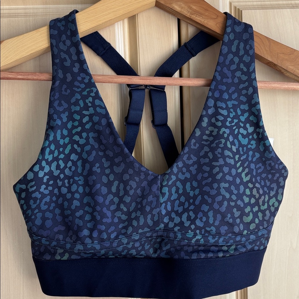 Fabletics Navy and Teal Patterned V Neck Sports Bra Small EUC